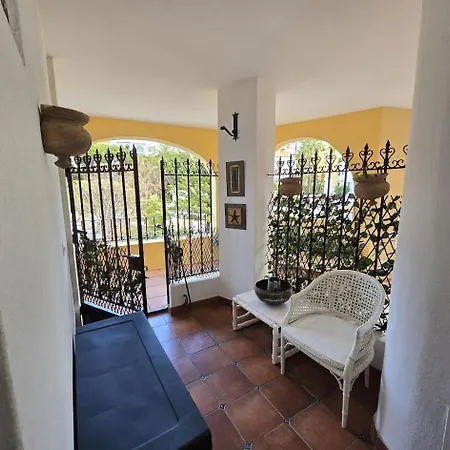 K111 Cabopino شقة ماربيا