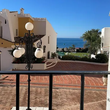 K111 Cabopino Lejlighed Marbella